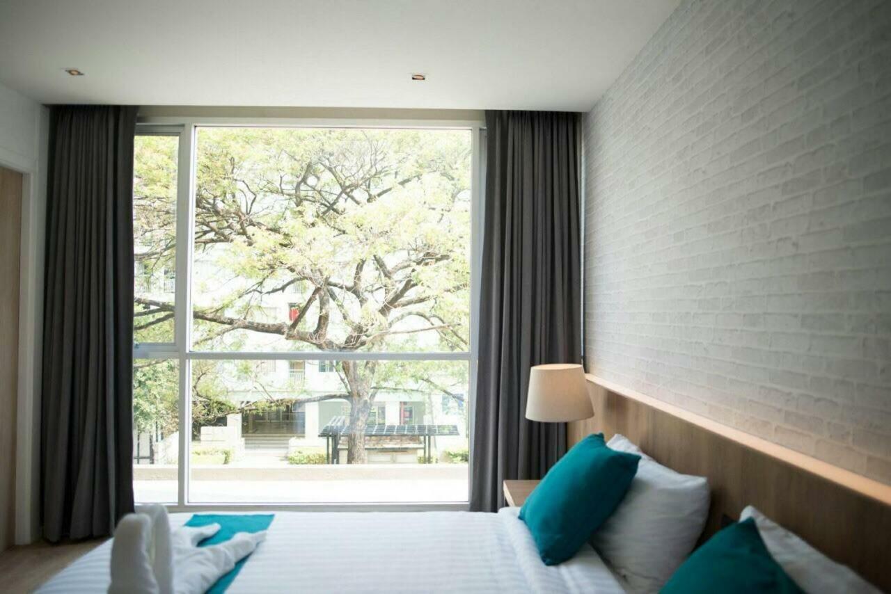 B Stay Hotel Bangkok Exterior photo
