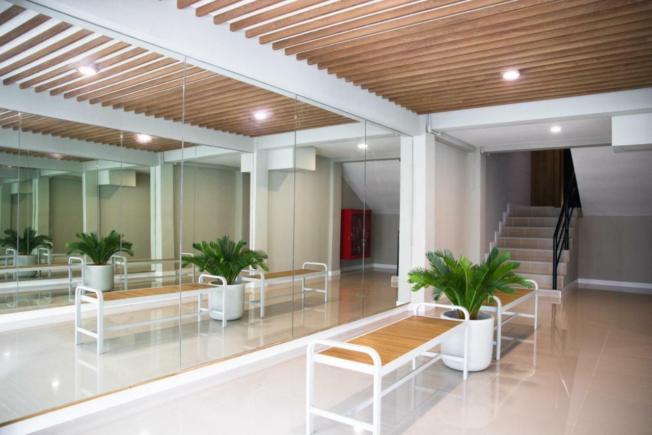 B Stay Hotel Bangkok Exterior photo